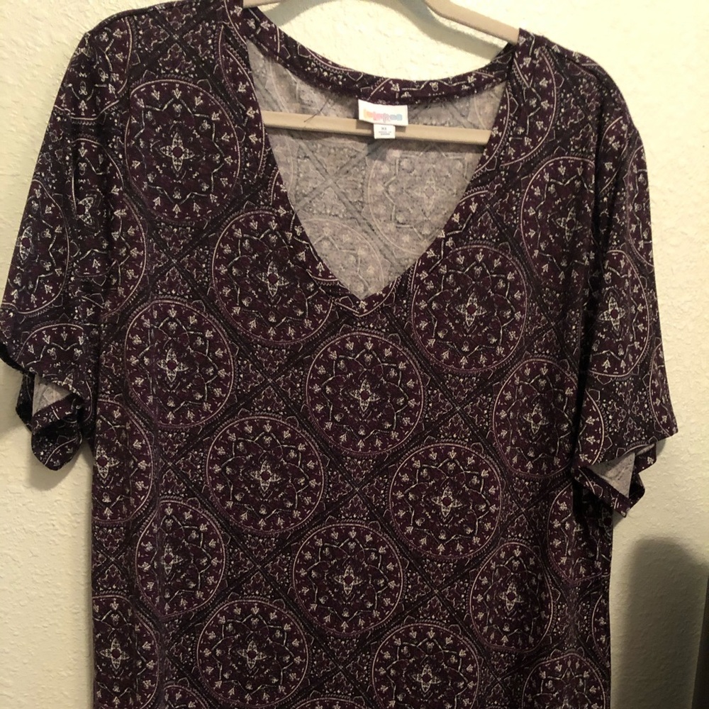 LulaRoe Iris Top XL